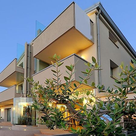 Hotel & Residence Cavalluccio Marino リミニ エクステリア 写真