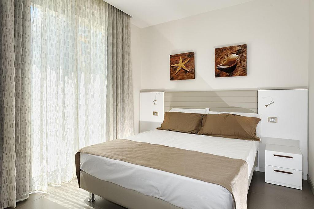 Hotel & Residence Cavalluccio Marino リミニ エクステリア 写真