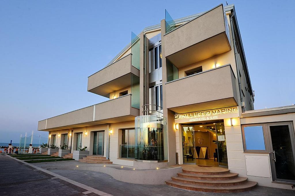 Hotel & Residence Cavalluccio Marino リミニ エクステリア 写真